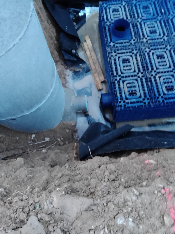 BASSIN 90 M3 AVEC CAISSONS  DPT: 77