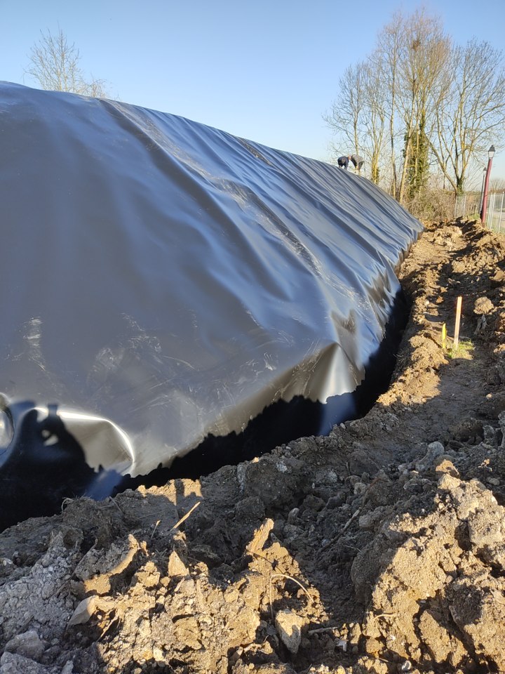 Bâchage de terres polluées  DPT 77