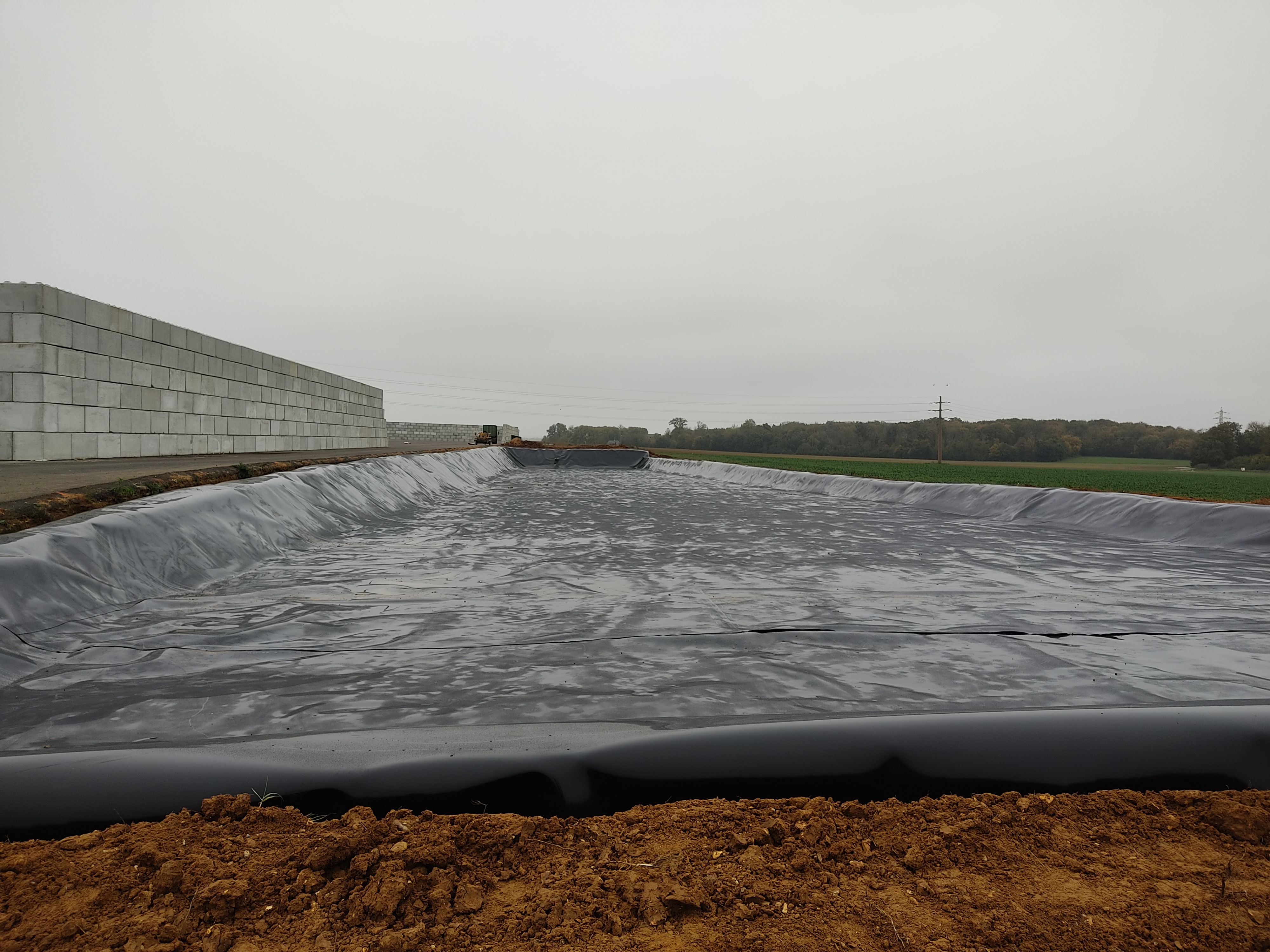 BASSIN DE RECUPERATION DES EAUX D'UNE PLATE FORME DE DECHETS   DPT60
