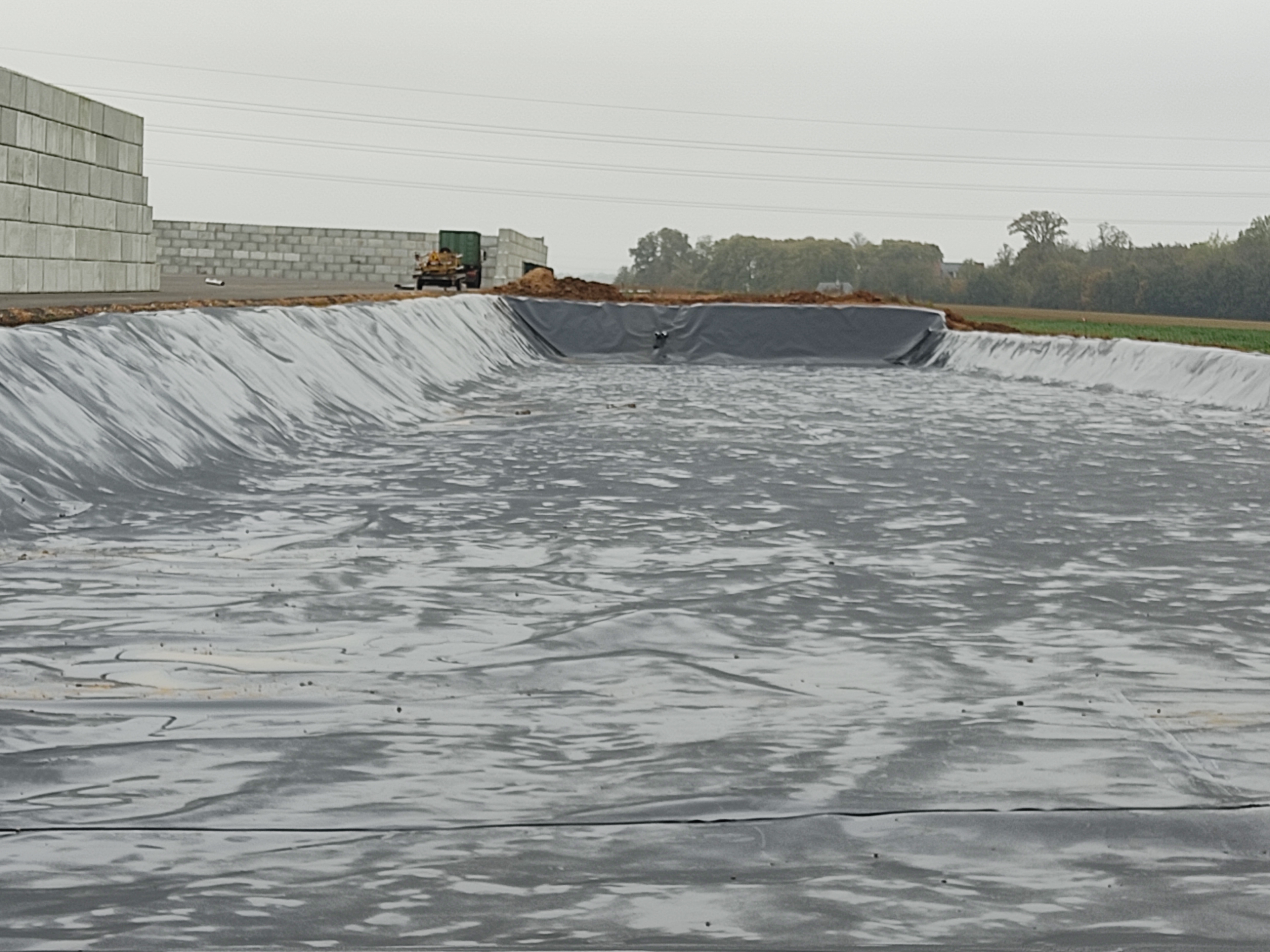 BASSIN DE RECUPERATION DES EAUX D'UNE PLATE FORME DE DECHETS   DPT60